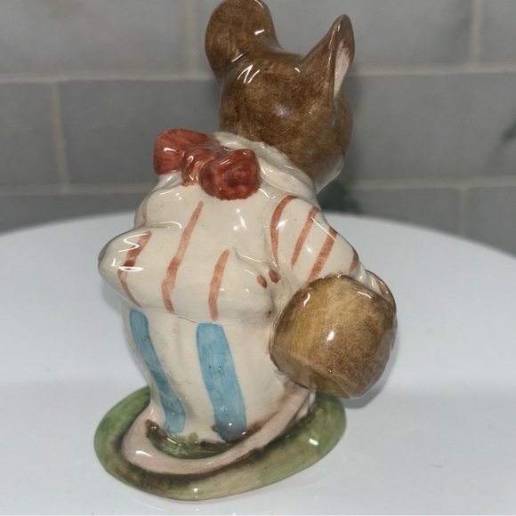 Vintage Beatrix Potter's Mrs. Tittlemouse Figurine Beswick Beswick England - Picture 5 of 6